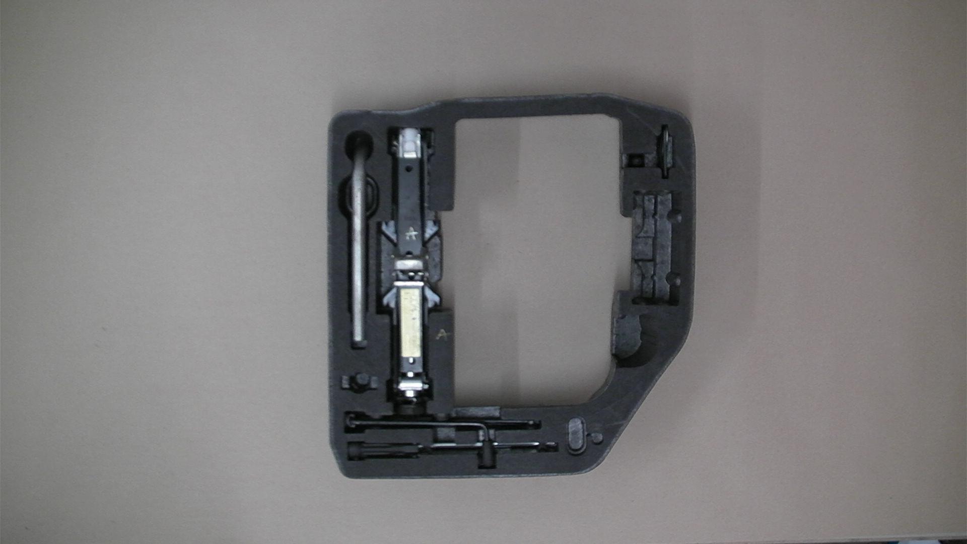 Cric De Levage AUDI A4 Avant 8K5 B8 - Réf. 8K0011031M, Occasion Fonctionnel