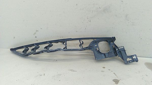 Błotnik przedni prawy BMW X5 (E70)