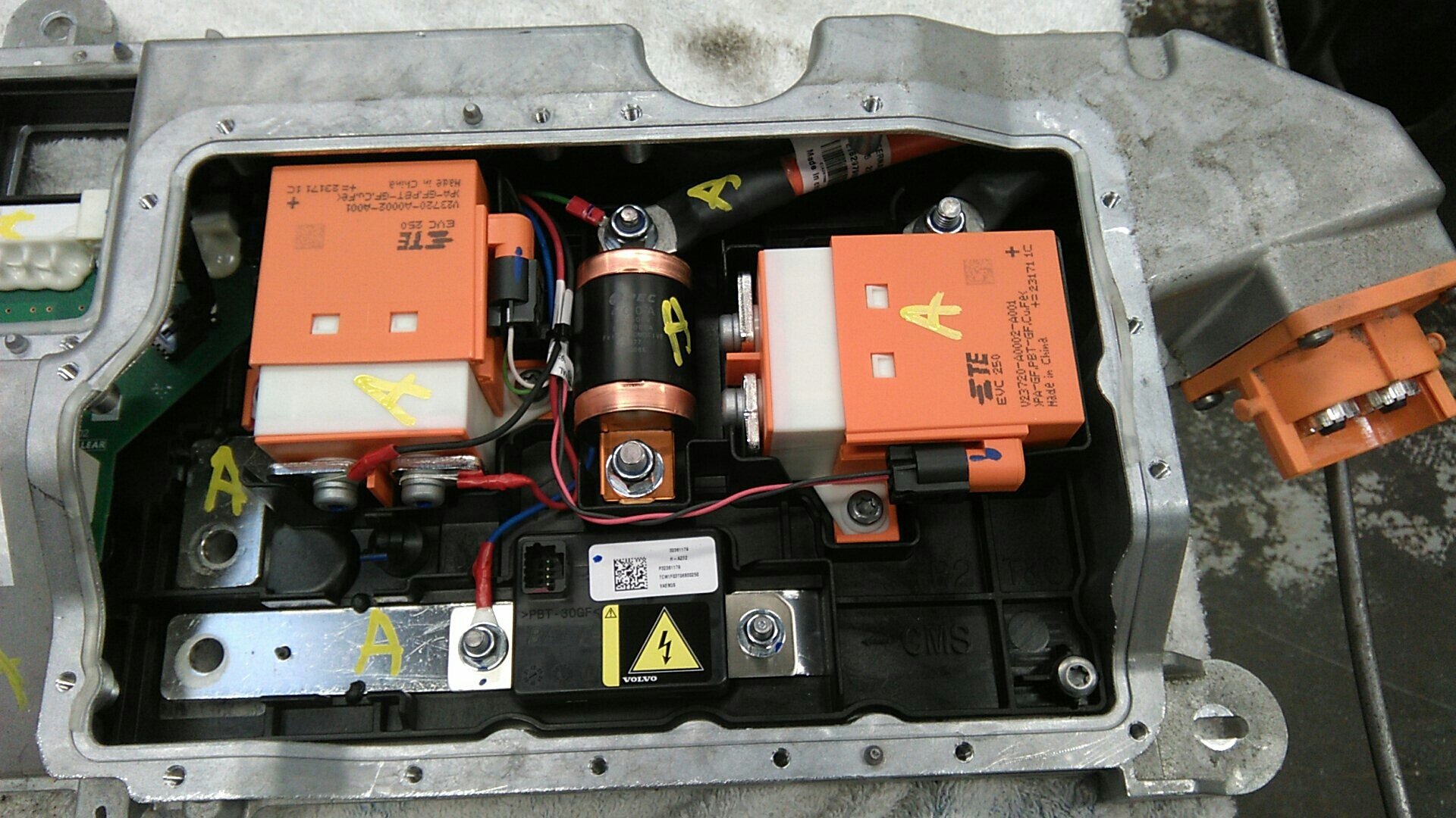 Polestar POLESTAR 2 Control unit for battery monitoring 32336990