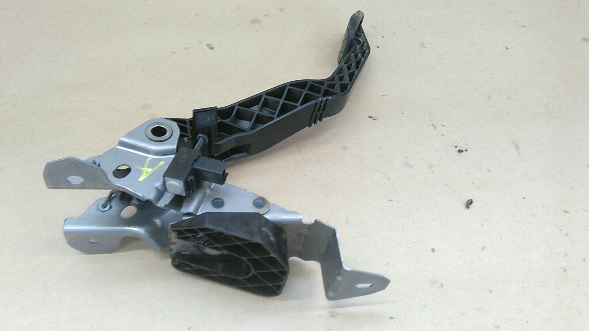 MAZDA オルゴール Mazda - Pedał sprzęgła | Autoparts24