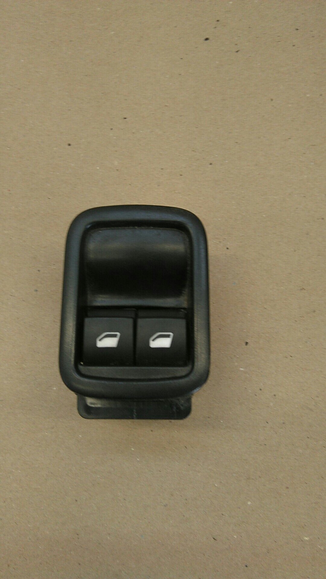 98016298ZD : Switch - electrical screen heater and Switch