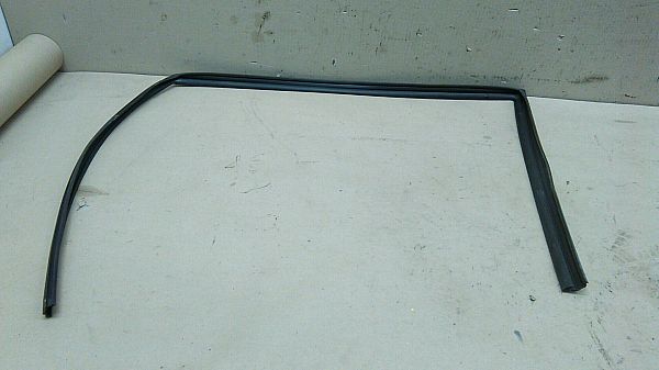 Diverse rubberen strips MG