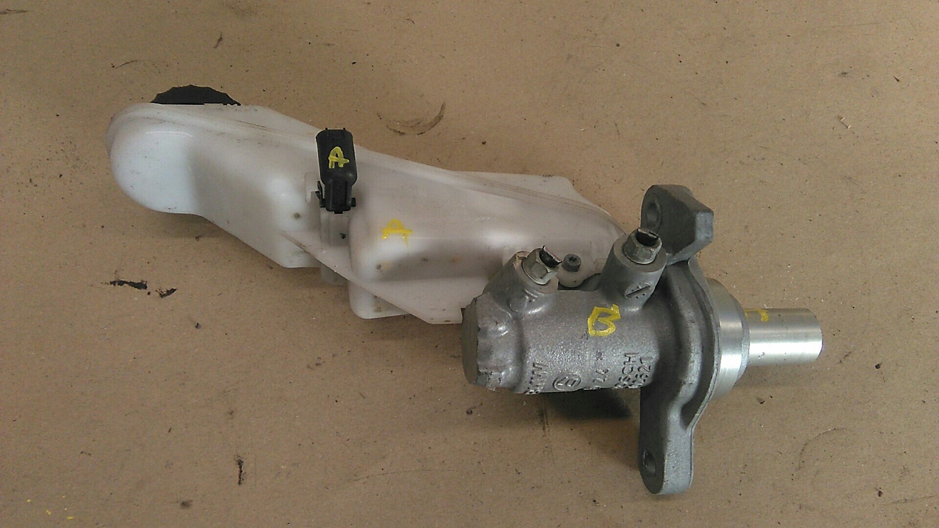 BMW i3 (I01) Brake - Master cylinder 34336858911