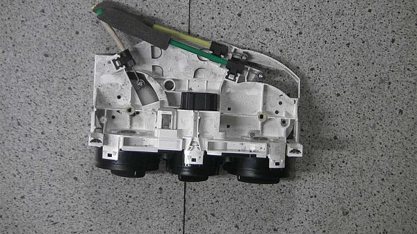 Boitier Régulateur de chauffage VW GOLF Mk IV (1J1)
