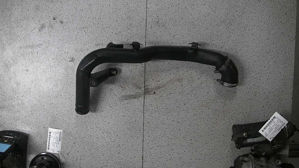 turbo / Intercooler hose / pipe VW PASSAT (3B3)