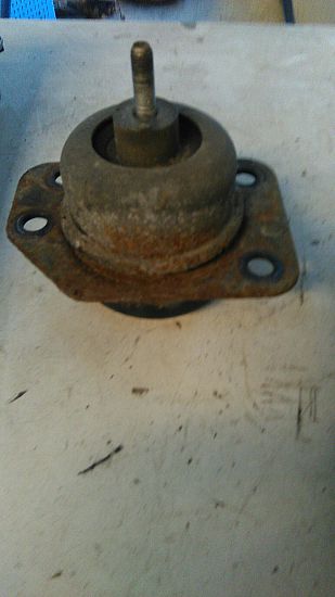 motorophæng / motorfæste CHEVROLET