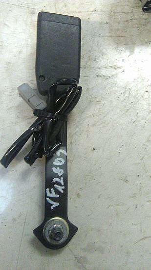Klamry pasów bezpieczeństwa MAZDA 3 (BK)