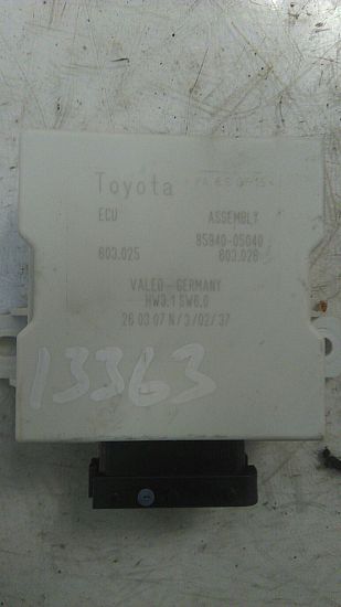 relais de relais d’essuie glace TOYOTA AVENSIS Estate (_T25_)