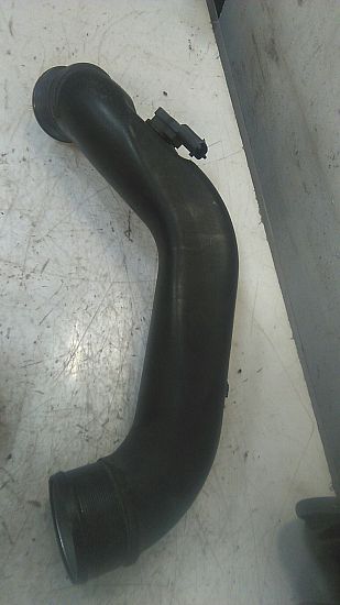 turbo / Intercooler hose / pipe OPEL VECTRA C Estate (Z02)