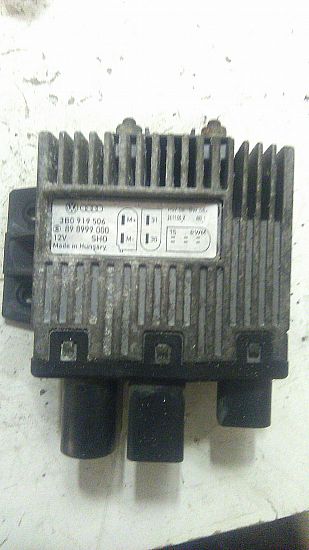 Przekaźnik - wentylator chłodnicy VW TRANSPORTER Mk V Box (7HA, 7HH, 7EA, 7EH)