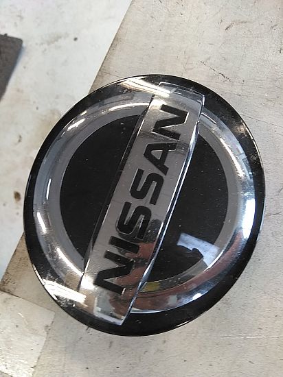 Badge NISSAN