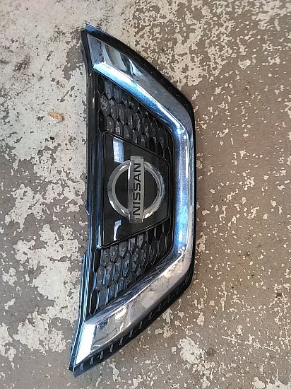 Grill / gitter NISSAN QASHQAI II SUV (J11, J11_)