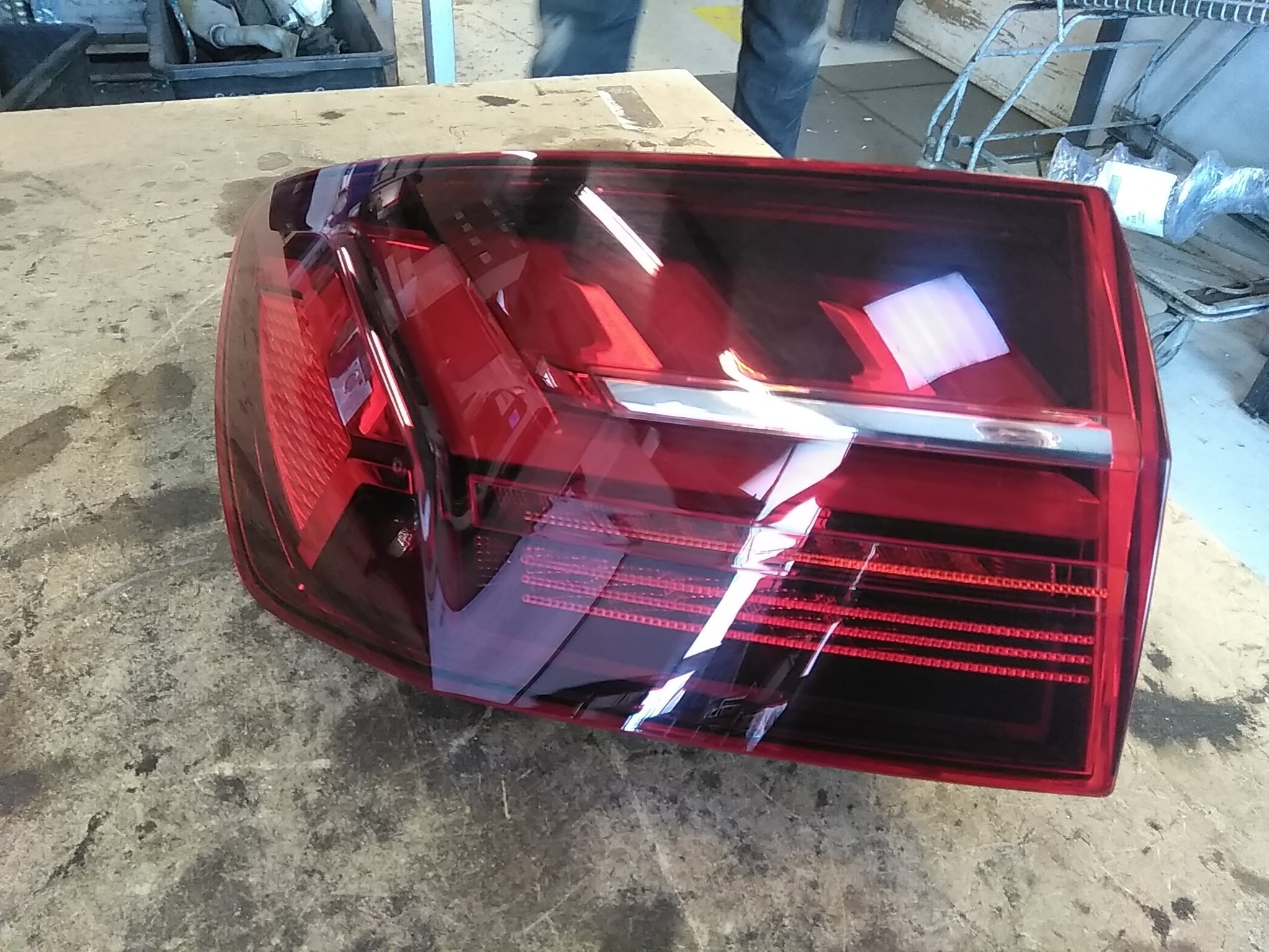 Audi A4 Avant (8W5, 8WD, B9) Rear light 8W9 945 091 AC