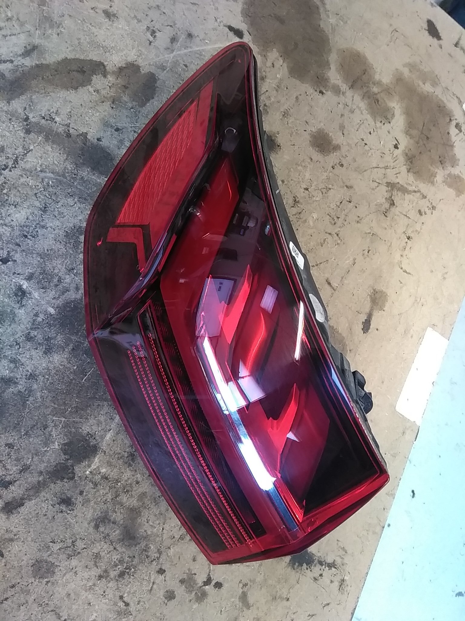 Audi A4 Avant (8W5, 8WD, B9) Rear light 8W9 945 091 AC