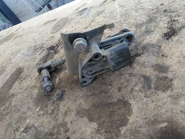 Pièces réglage de Niveau AUDI A4 Avant (8W5, 8WD, B9)
