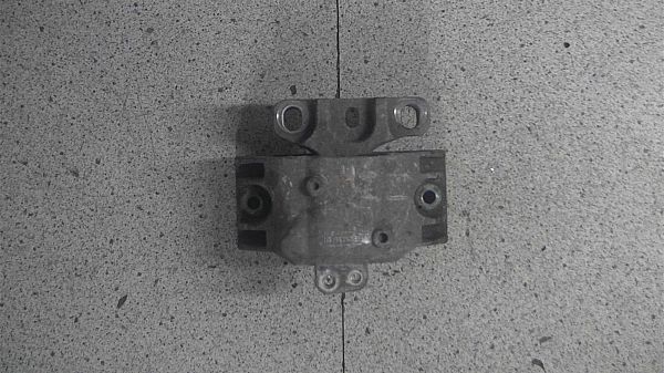 montage du moteur / Support de montage du moteur VW GOLF Mk IV (1J1)