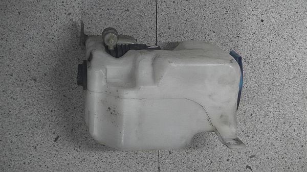 moteur et réservoir d'eau essuie glace VW GOLF Mk IV (1J1)