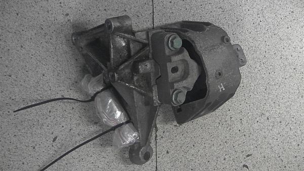 montage du moteur / Support de montage du moteur VW BORA (1J2)