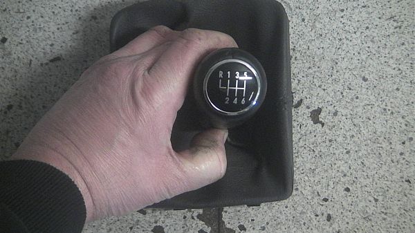 Pommeau de levier de vitesse VW POLO (9N_)