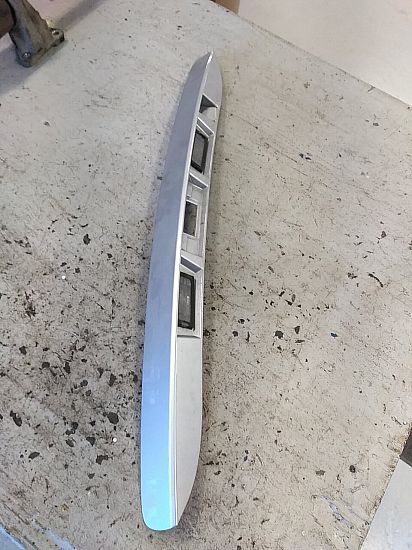 License plate light bar