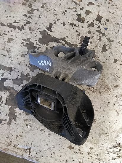 Motorhalter / Motorträger RENAULT CAPTUR I (J5_, H5_)