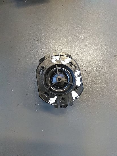 Front door high frequency speaker