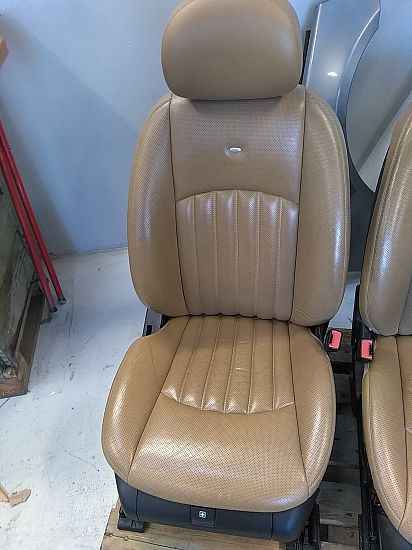 Front seats - 4 doors MERCEDES-BENZ CLS (C219)