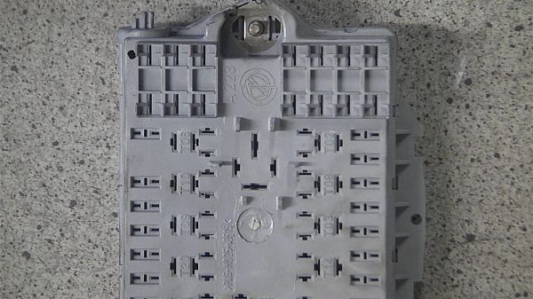 Sikringsboks FIAT PUNTO (188_)