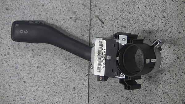 Kontakt - blinklys VW GOLF Mk IV (1J1)