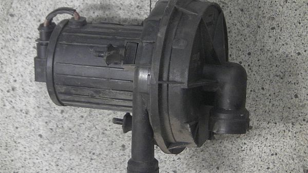 Catalytic converter pump VW BORA (1J2)