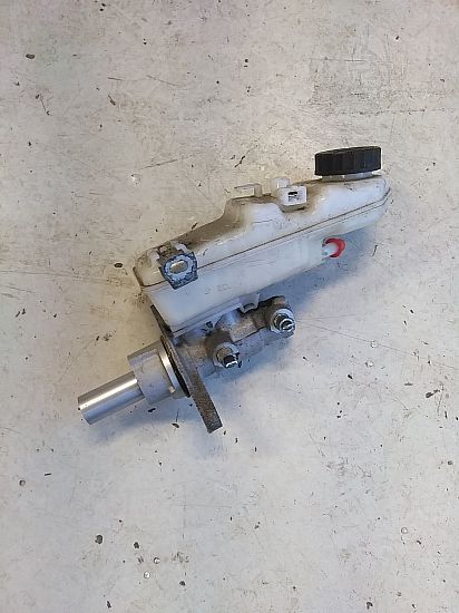 Brake - Master cylinder TOYOTA AURIS Estate (_E18_)