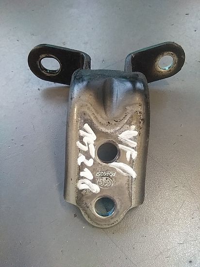 Dørhængsel - øverste HYUNDAI i30 (GD)