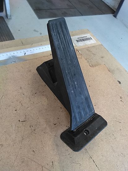Accelerator pedal position sensor BMW 5 Touring (F11)