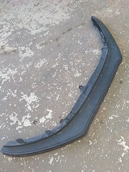Front bumper lip