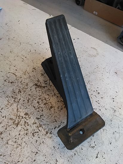 Accelerator pedal position sensor BMW 5 Touring (F11)