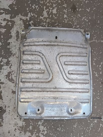 Engine splash shield