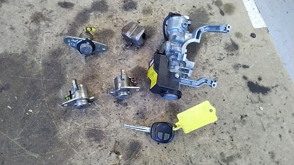 Lock cylinder SUZUKI LIANA Hatchback
