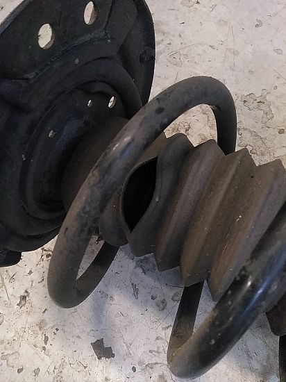 Federbein vorn NISSAN QASHQAI II SUV (J11, J11_)