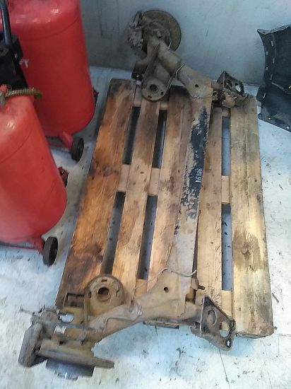 Hinterachse kpl., ohne Differenzial VW GOLF Mk IV (1J1)