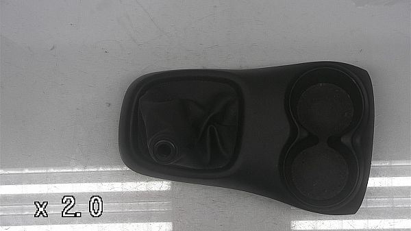 Gear - cover plate PEUGEOT 108