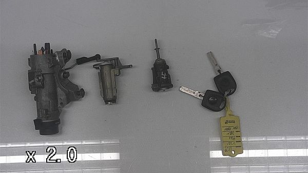 Lock cylinder VW POLO (9N_)