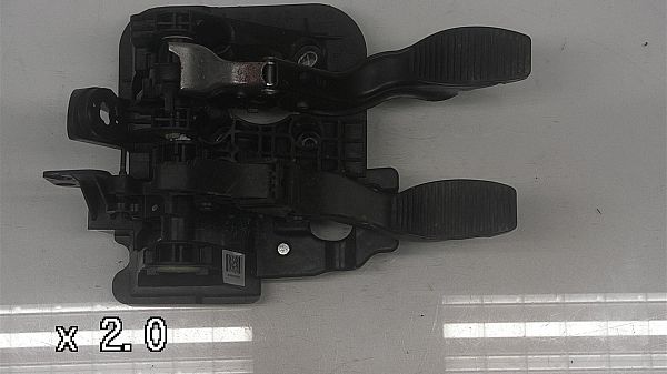 Pedal mounting - complete FORD KA (RU8)