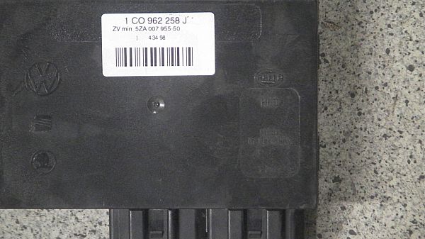 Comfortbesturingsmodule VW GOLF Mk IV (1J1)