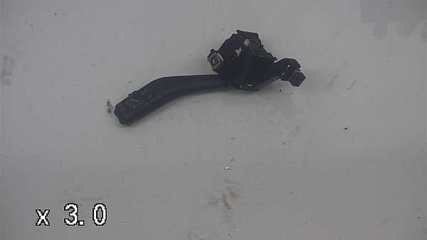 Bryter ratt blinklys / lys VW TOURAN (1T1, 1T2)