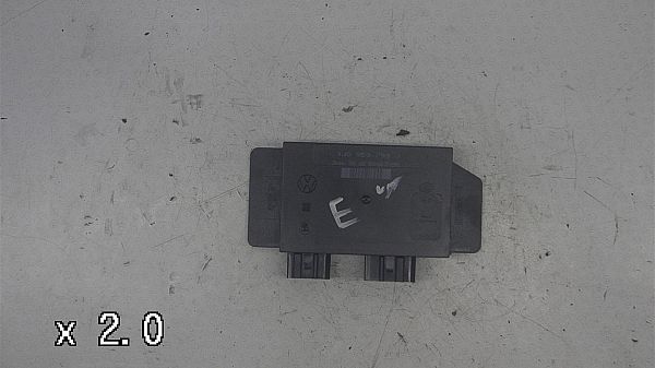 Module de contrôle de confort VW PASSAT Estate (3B5)