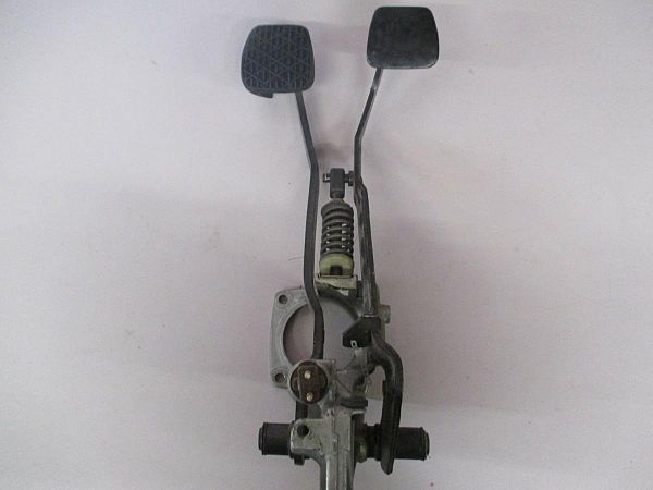 Pedalwerk kpl. MERCEDES-BENZ 123 Saloon (W123)