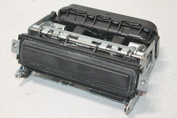 Tailgate interior handle