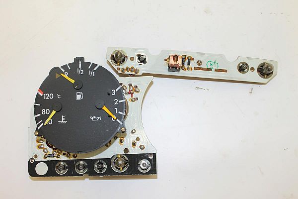 Tankuhr MERCEDES-BENZ 190 (W201)