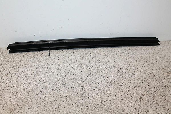 Regenschutzleiste Fenster MERCEDES-BENZ E-CLASS (W212)