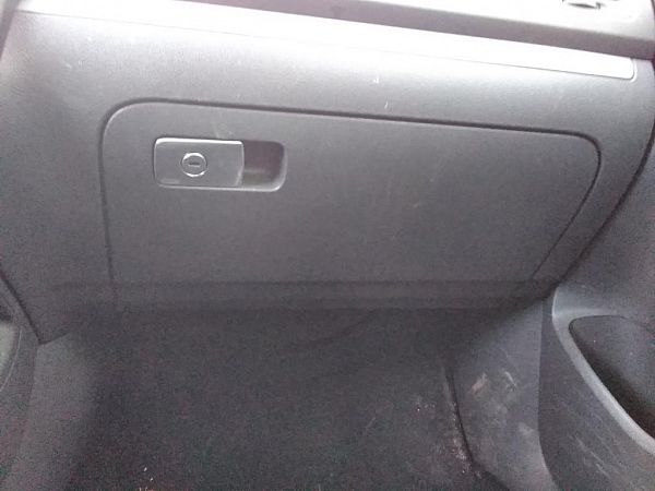 Glove compartment VW GOLF V (1K1)